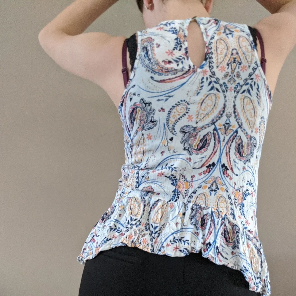 Xhilaration NWoT peplum tank top with key hole - Picture 4 of 8